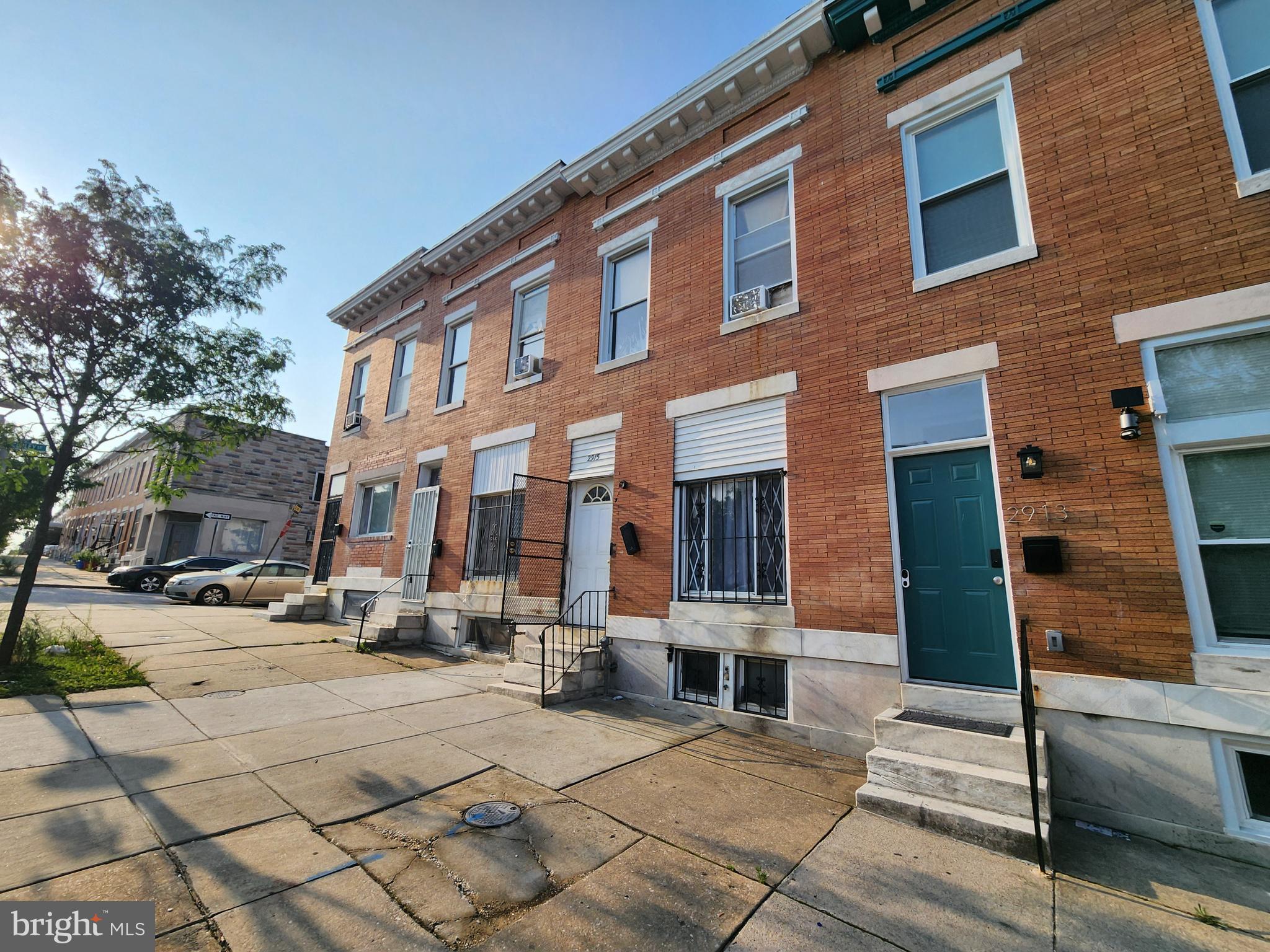 ELLWOOD PARK - Residential