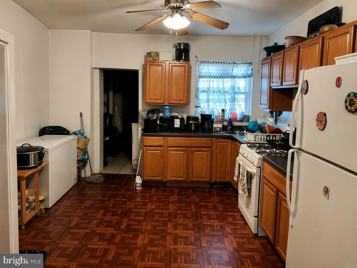 ELLWOOD PARK - Residential
