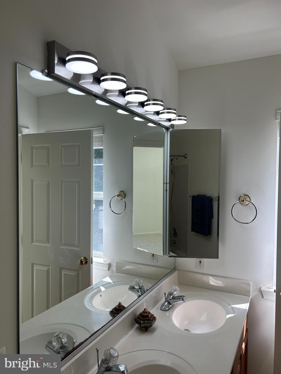 BROADLANDS - Residential