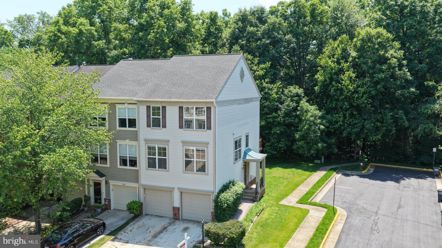BROADLANDS - Residential
