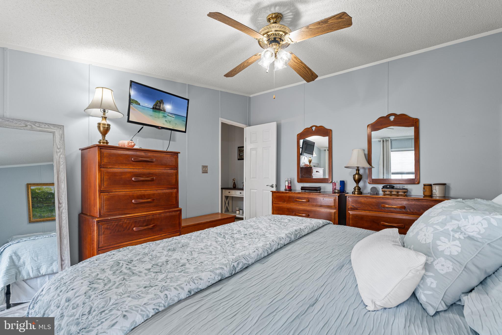 MARINERS COVE - Residential