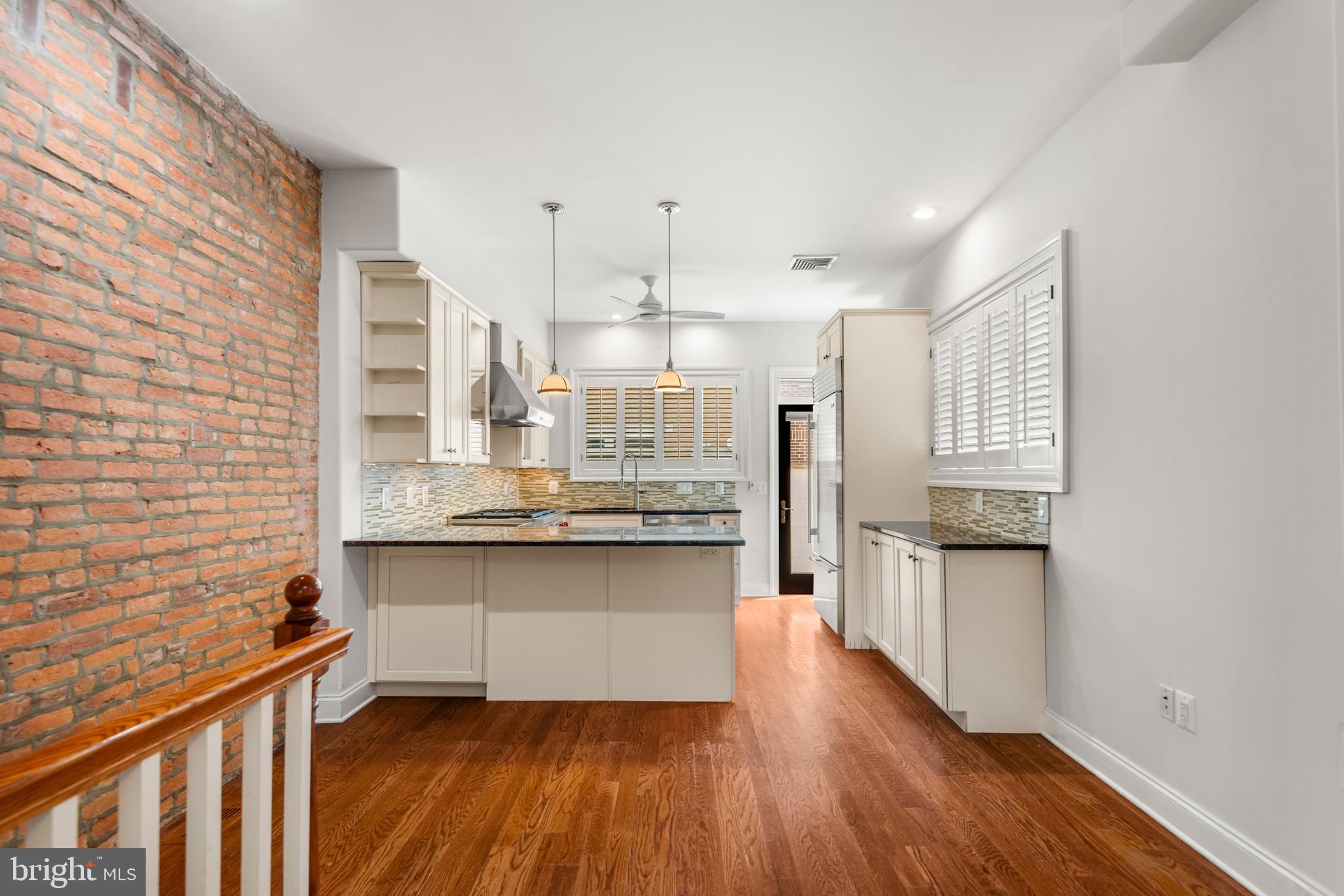 BELLA VISTA - Residential