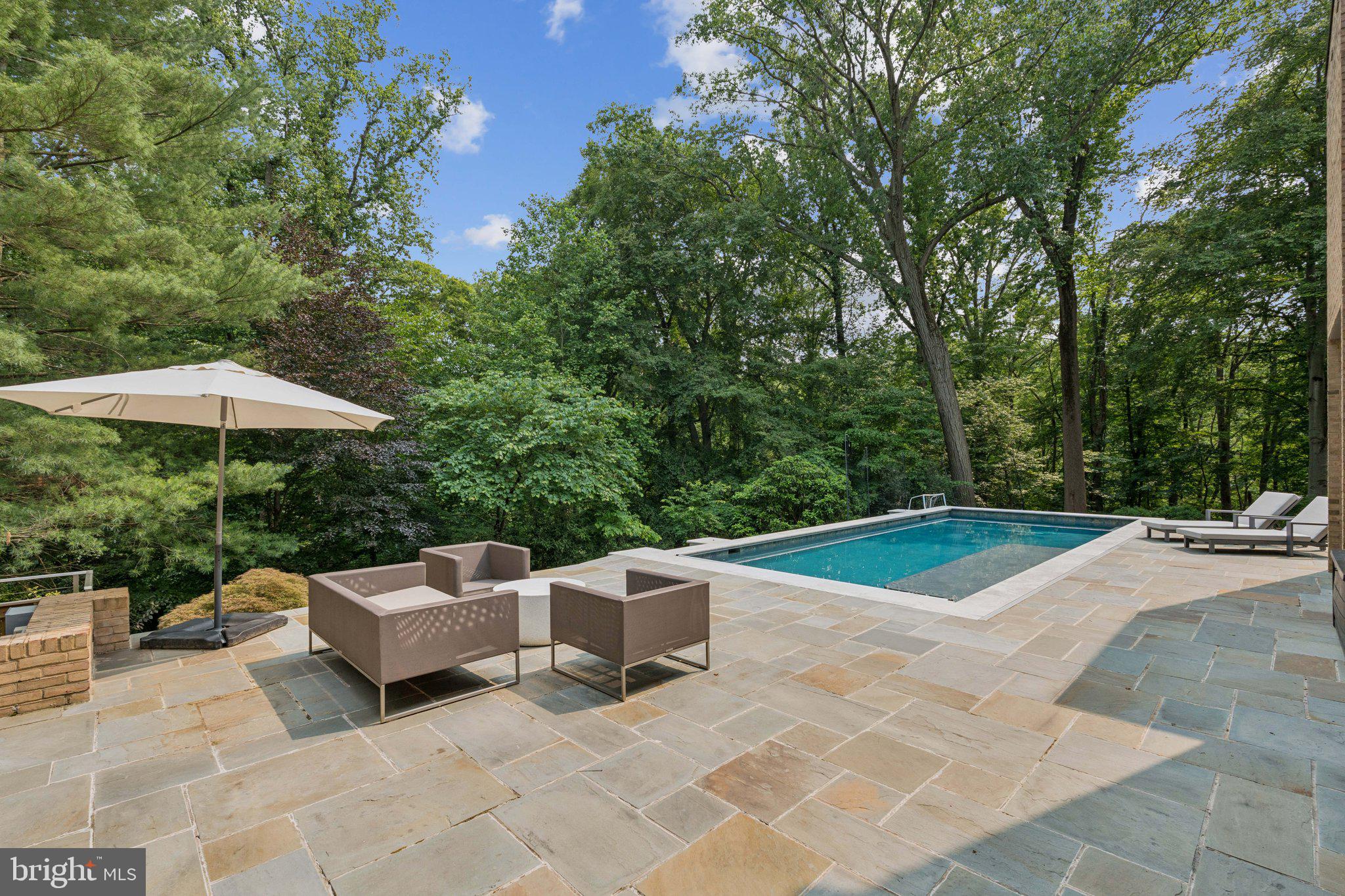 ARLINGWOOD - Residential