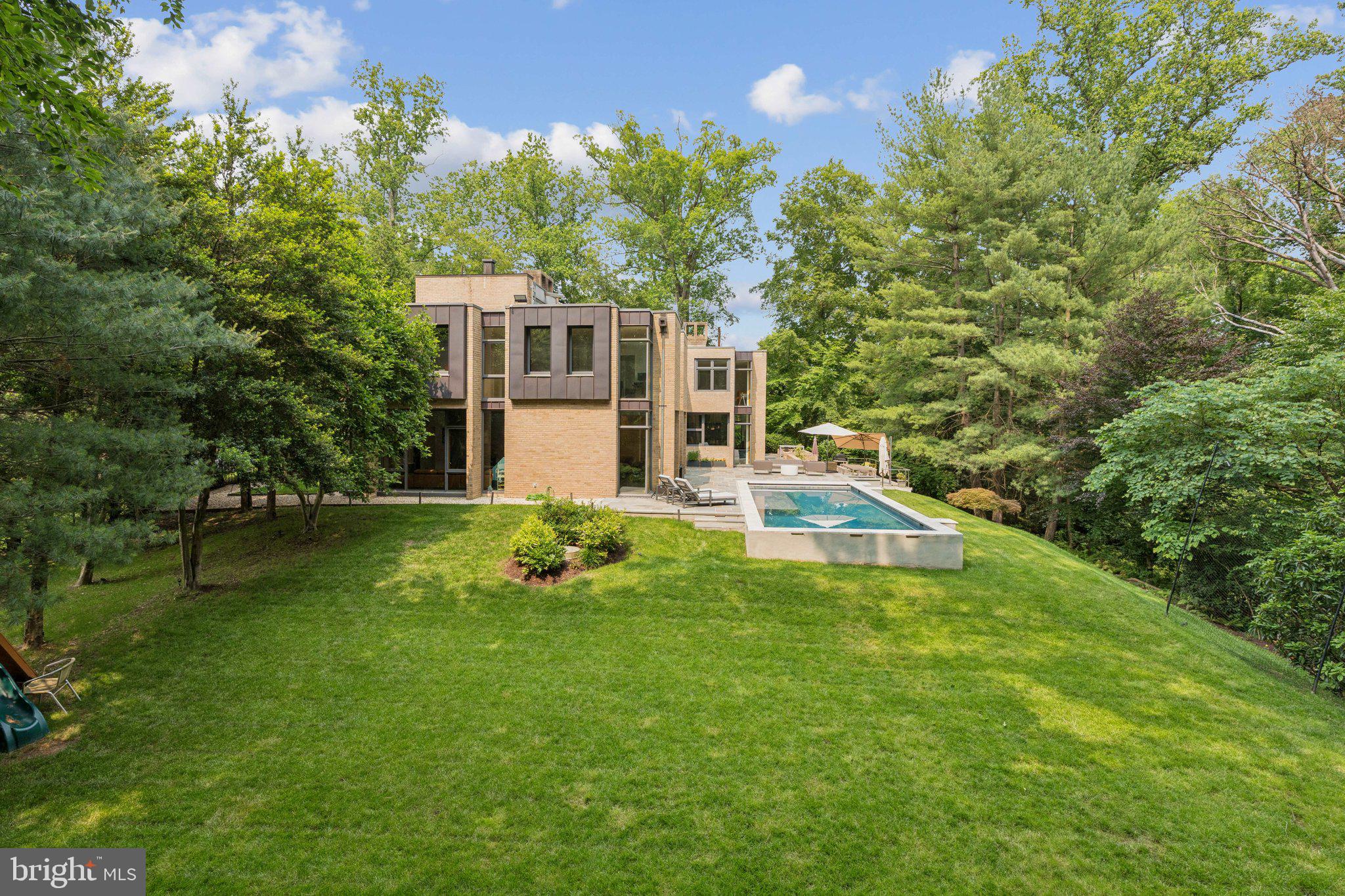 ARLINGWOOD - Residential