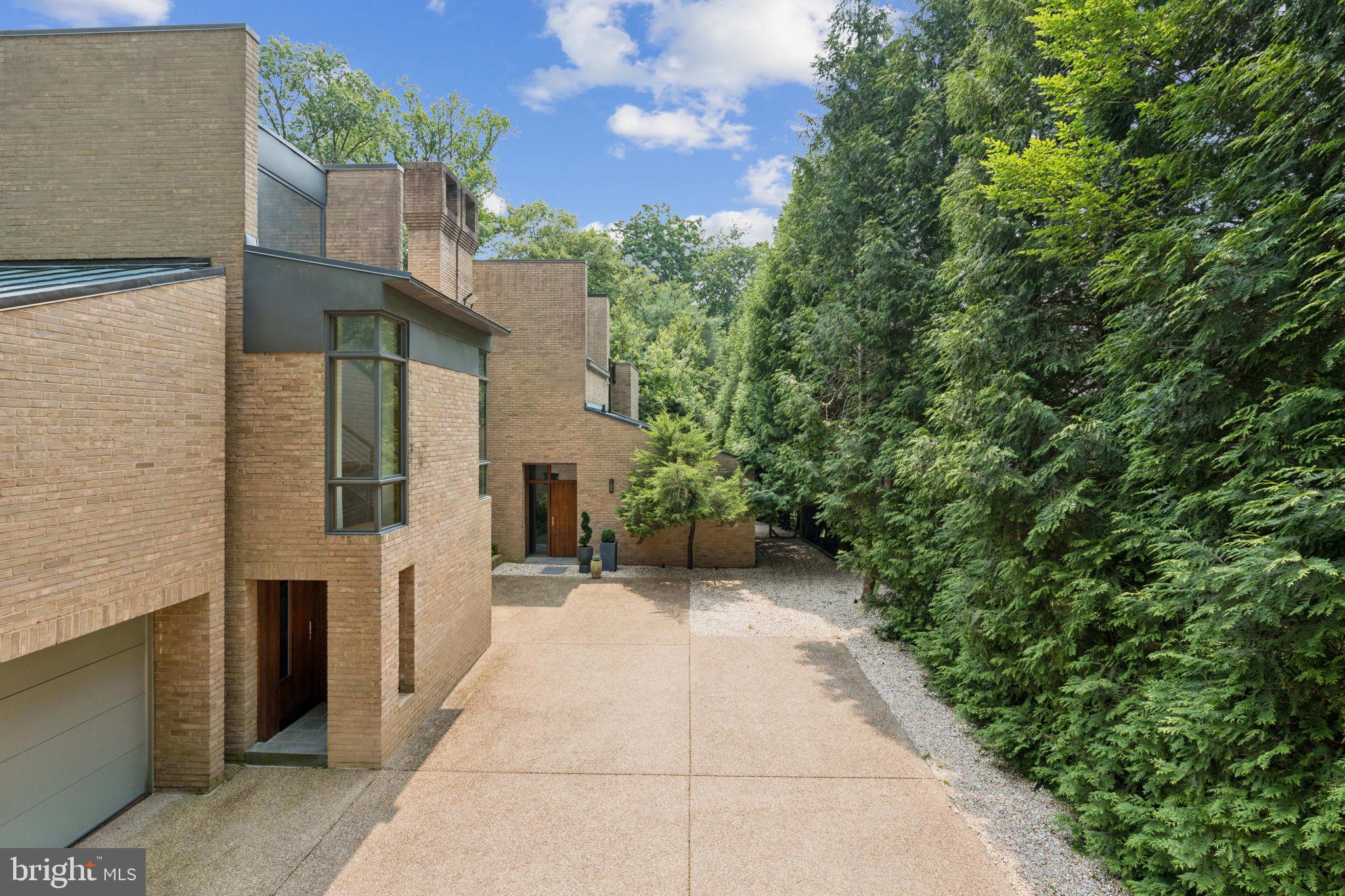 ARLINGWOOD - Residential