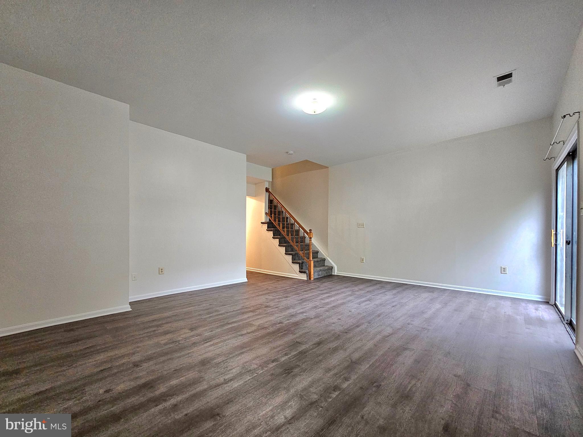 KINGS PARK WEST - Residential Lease