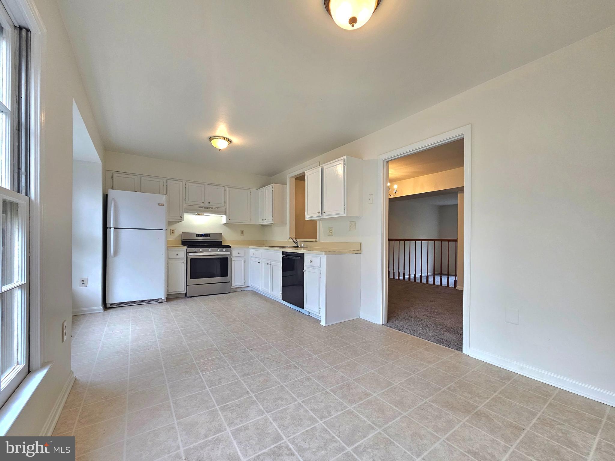 KINGS PARK WEST - Residential Lease