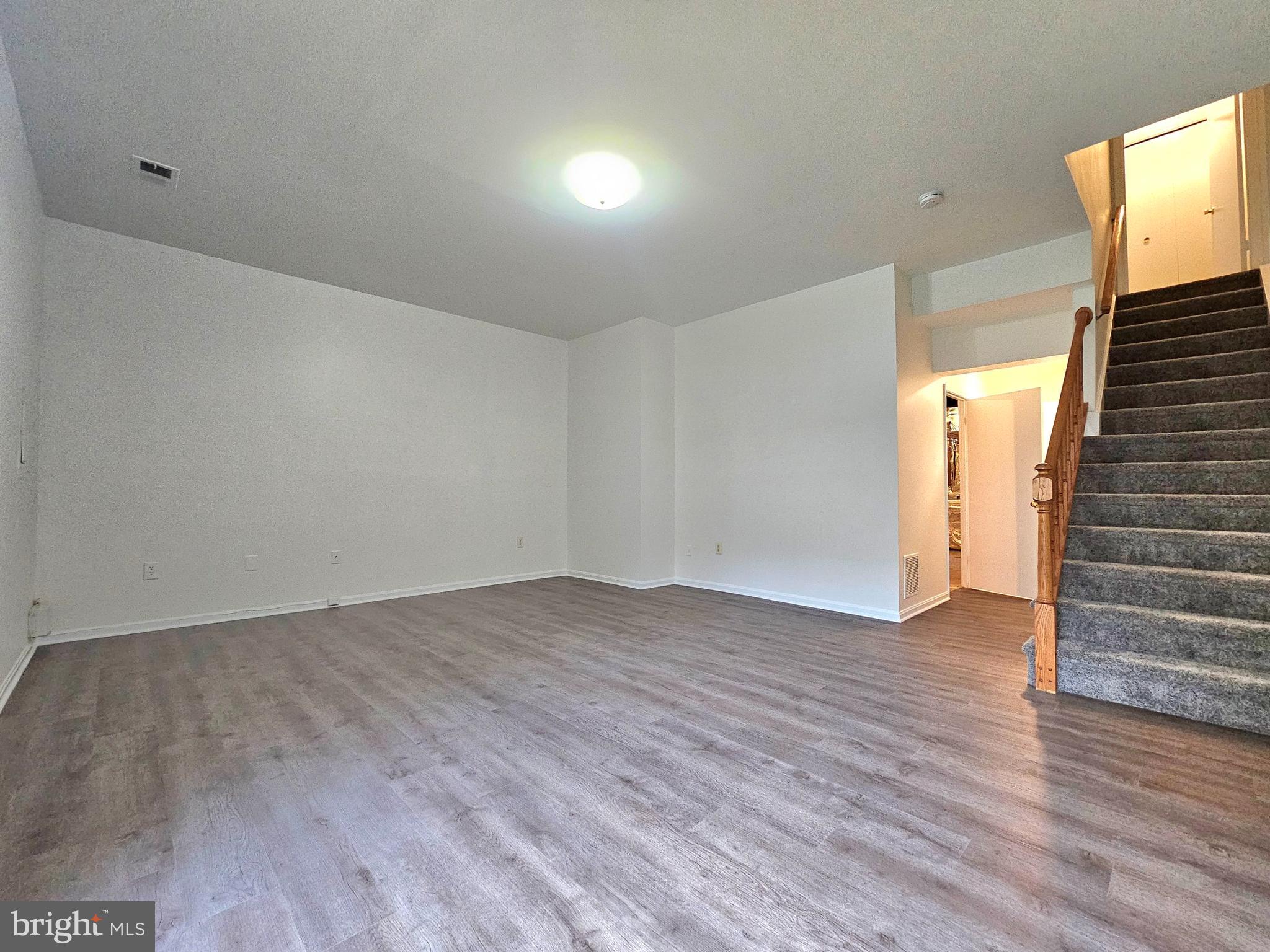KINGS PARK WEST - Residential Lease