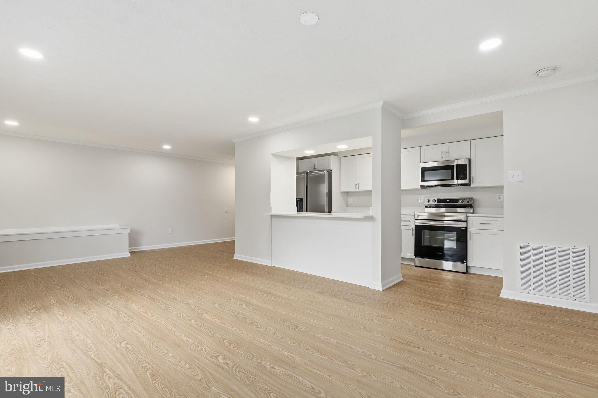 GREENFIELD COMMONS - Residential