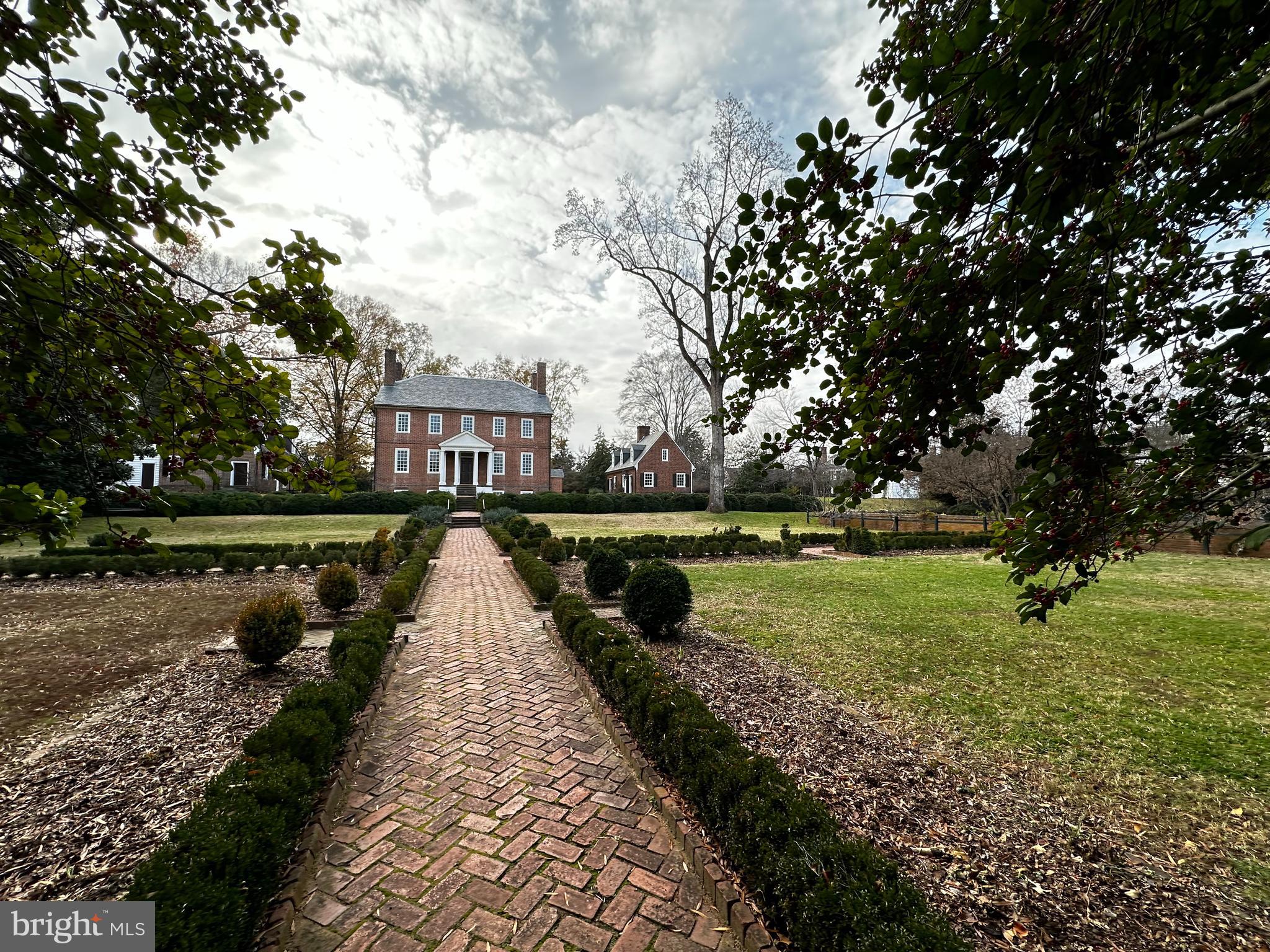 DOWNTOWN FREDERICKSBURG - Residential