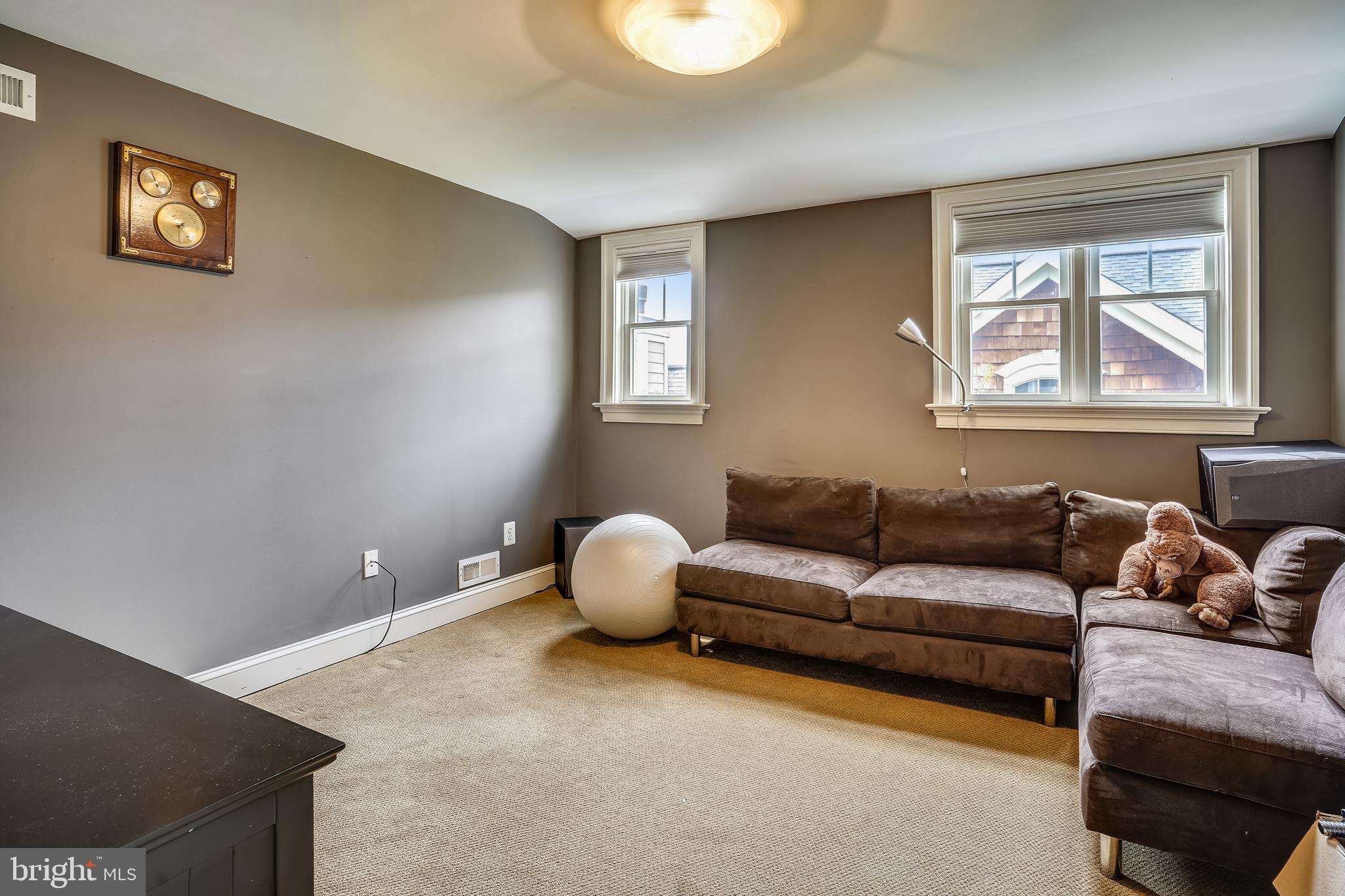ROSEMONT PARK - Residential