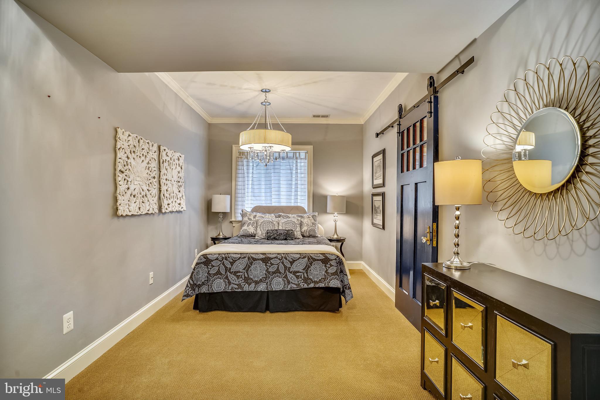 ROSEMONT PARK - Residential