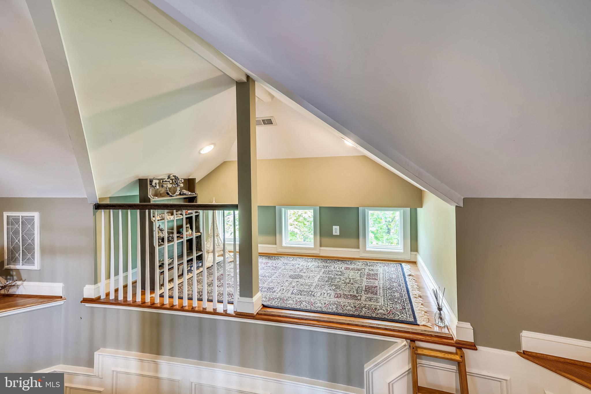 ROSEMONT PARK - Residential