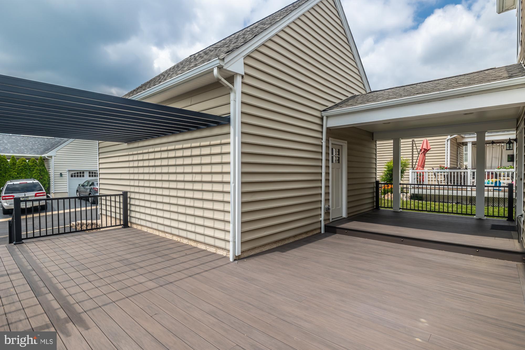 NEW BRITAIN WALK - Residential