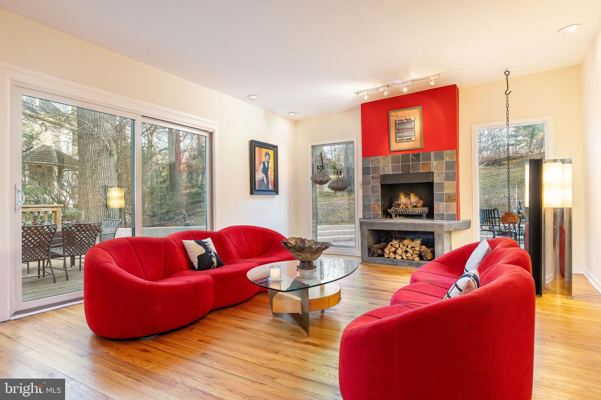 CHESTNUT HILL - Residential