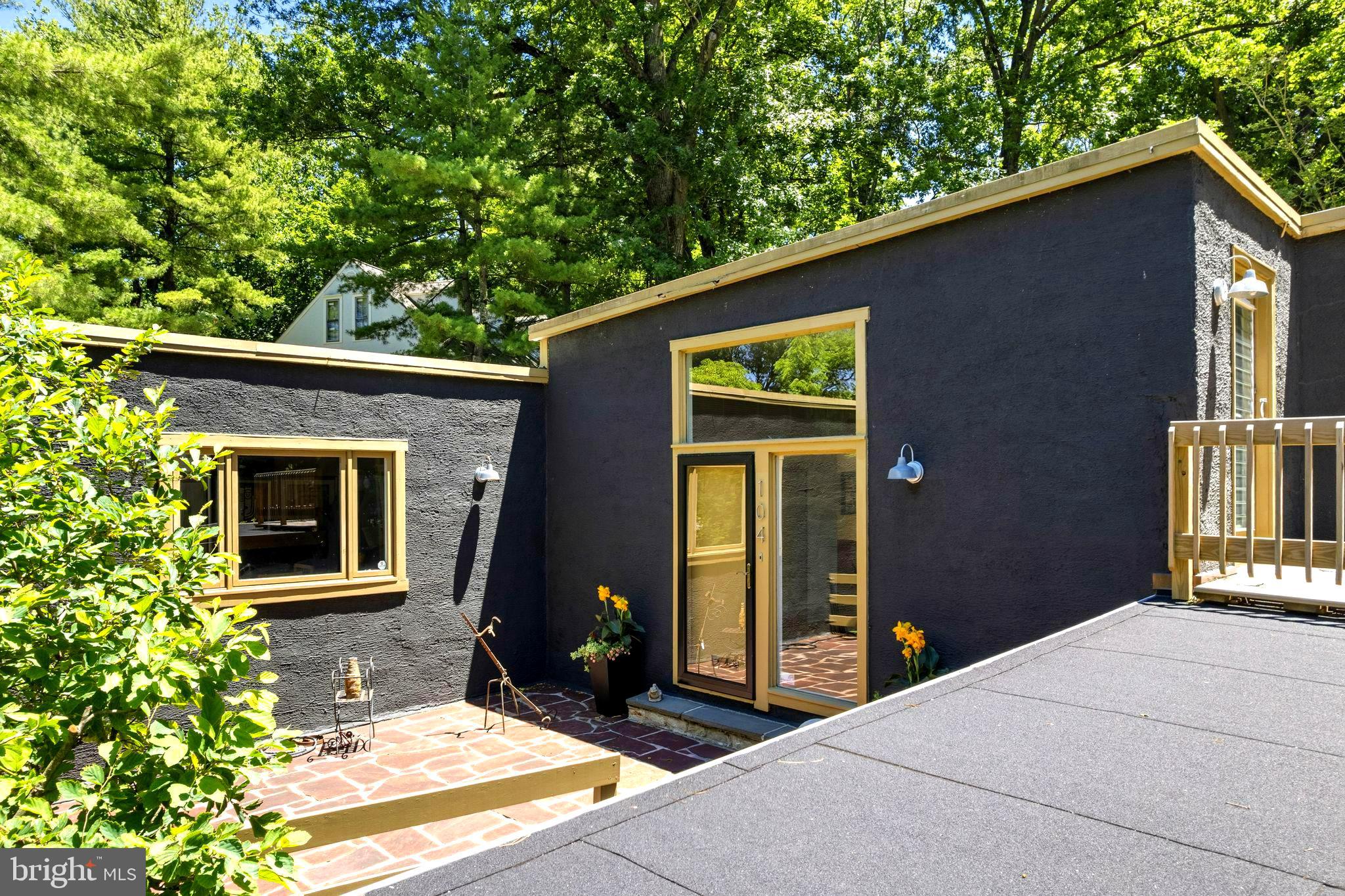 CHESTNUT HILL - Residential