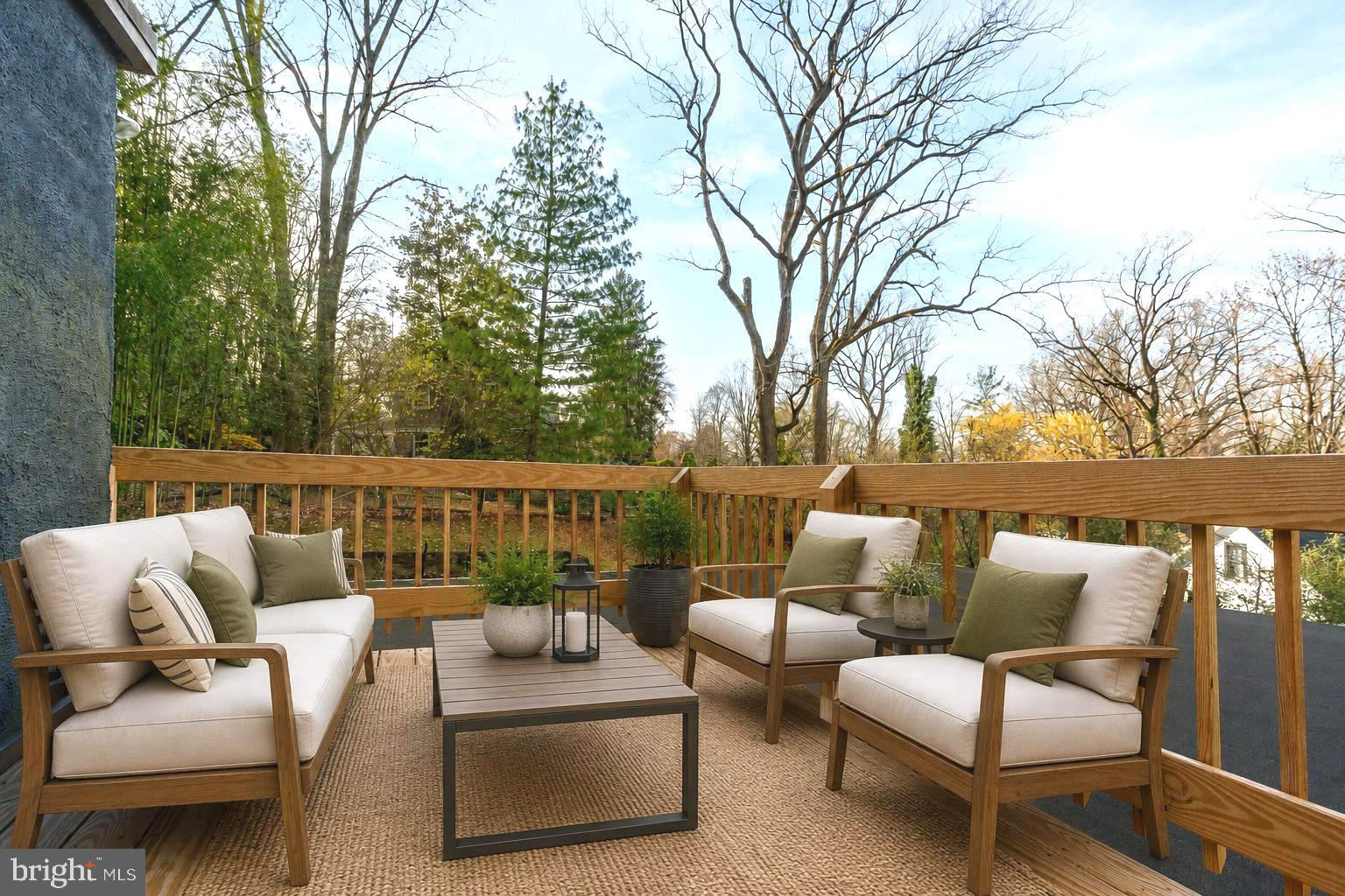 CHESTNUT HILL - Residential