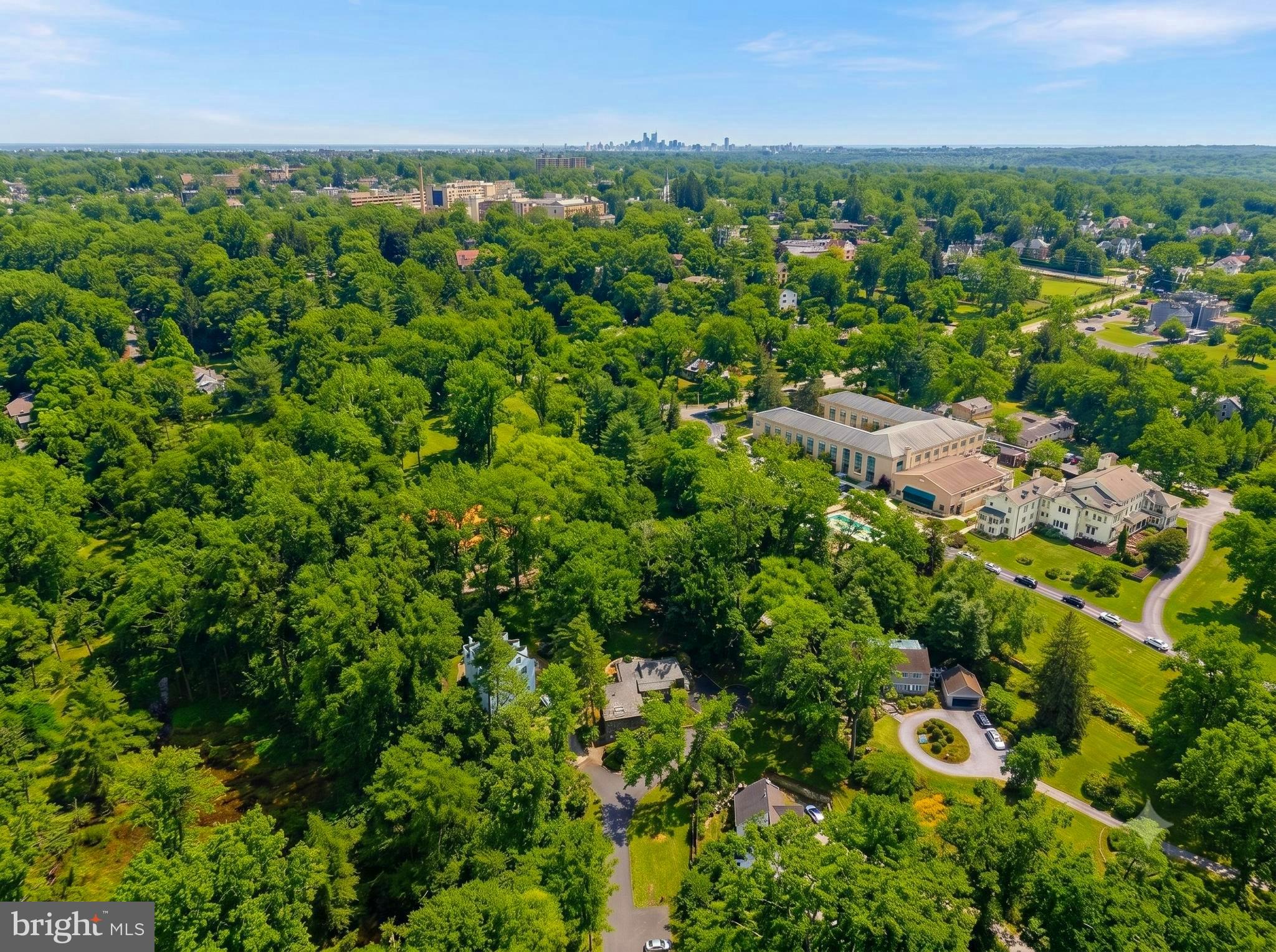 CHESTNUT HILL - Residential