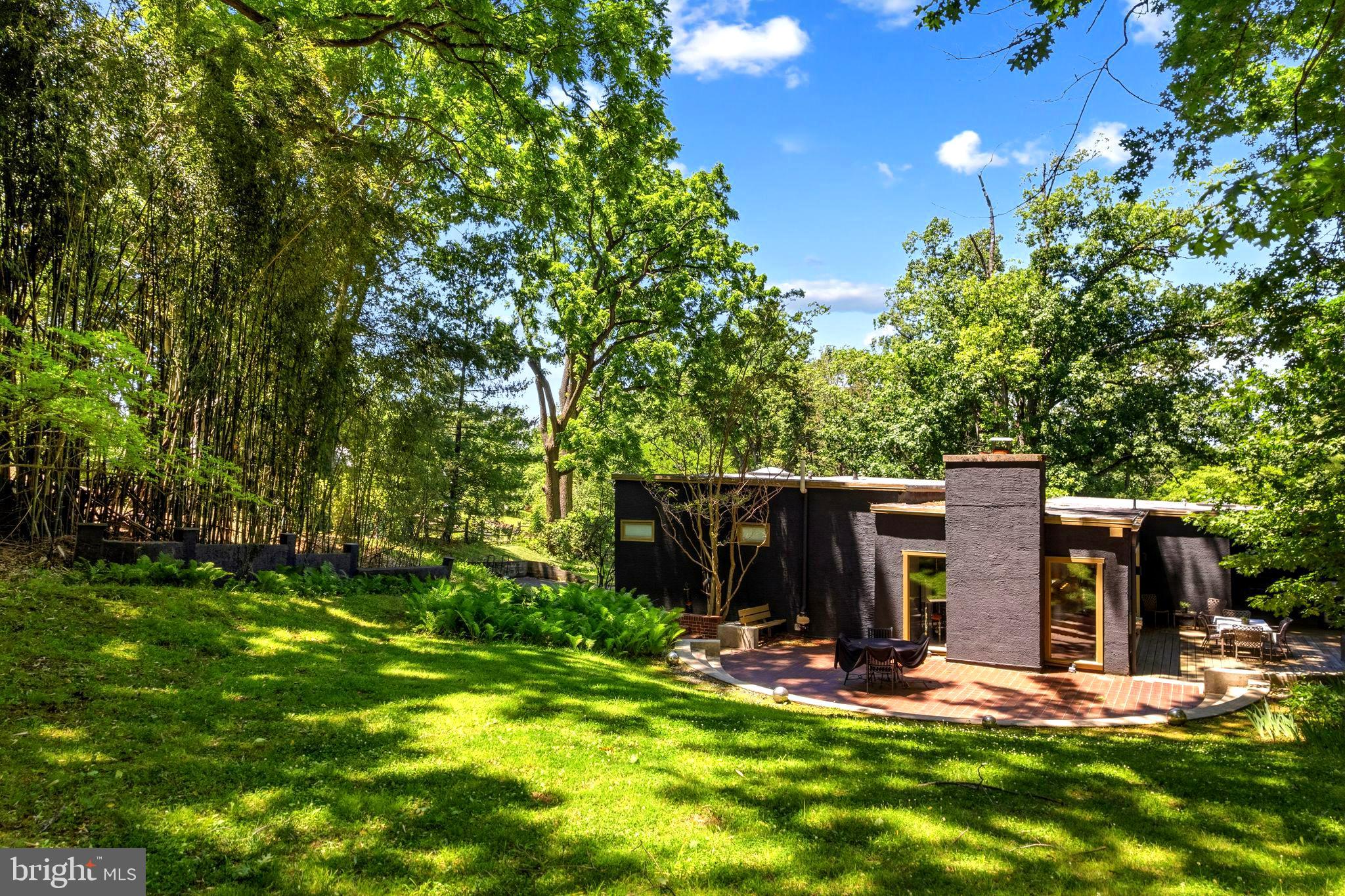 CHESTNUT HILL - Residential