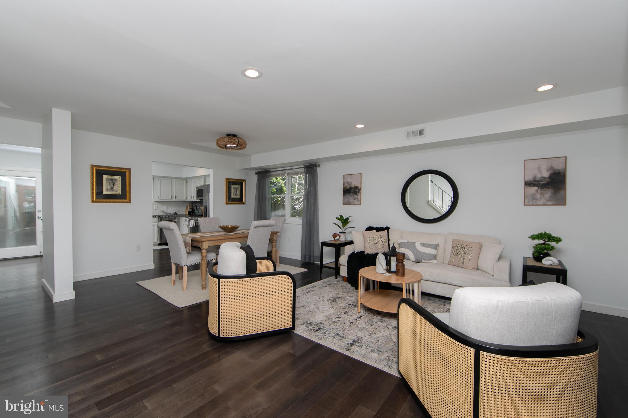 ROXBOROUGH - Residential