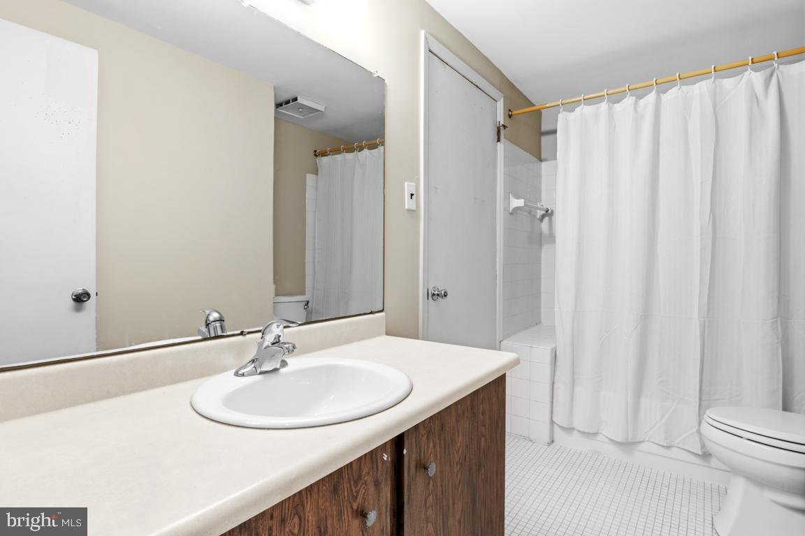 MONTGOMERY GLEN - Residential