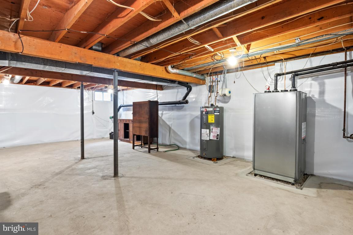 MONTGOMERY GLEN - Residential