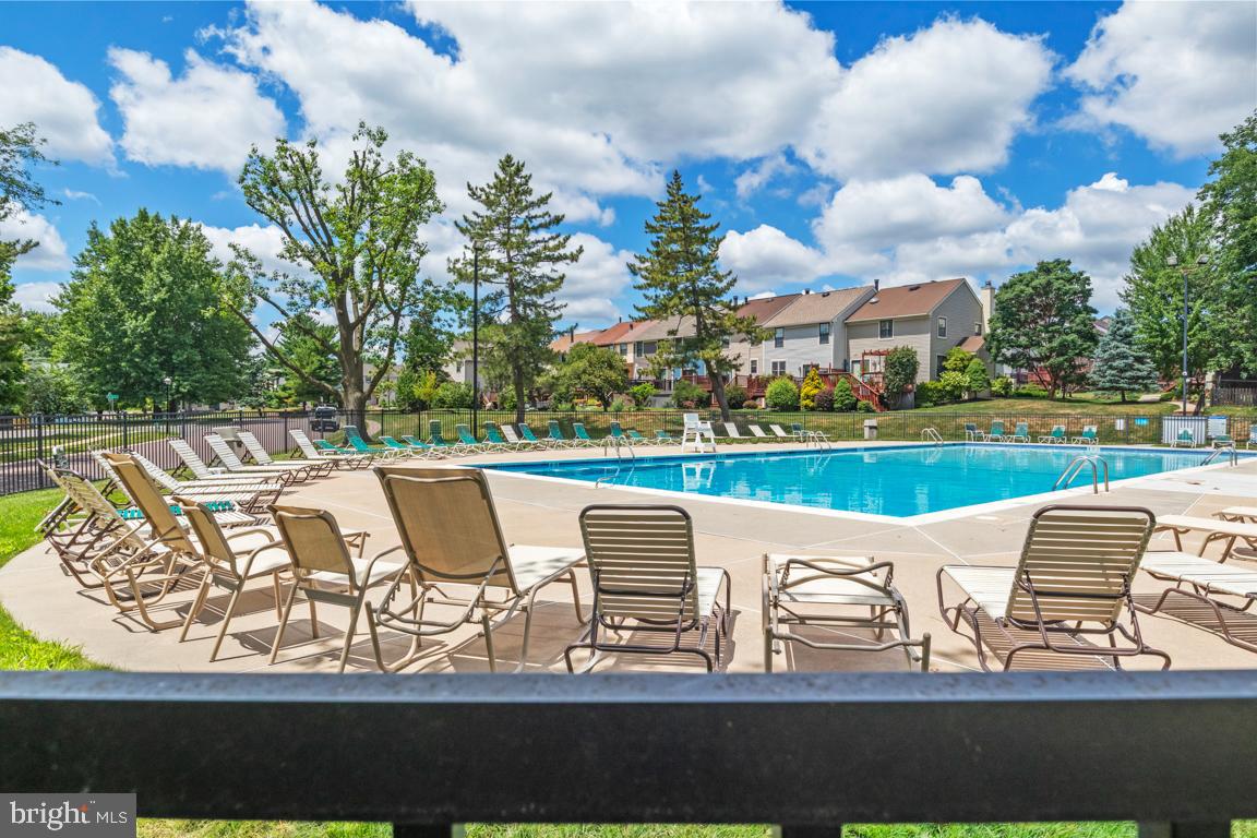 MONTGOMERY GLEN - Residential