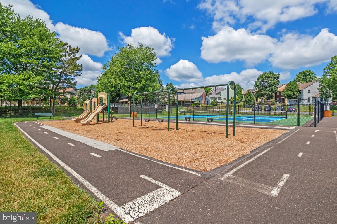 MONTGOMERY GLEN - Residential