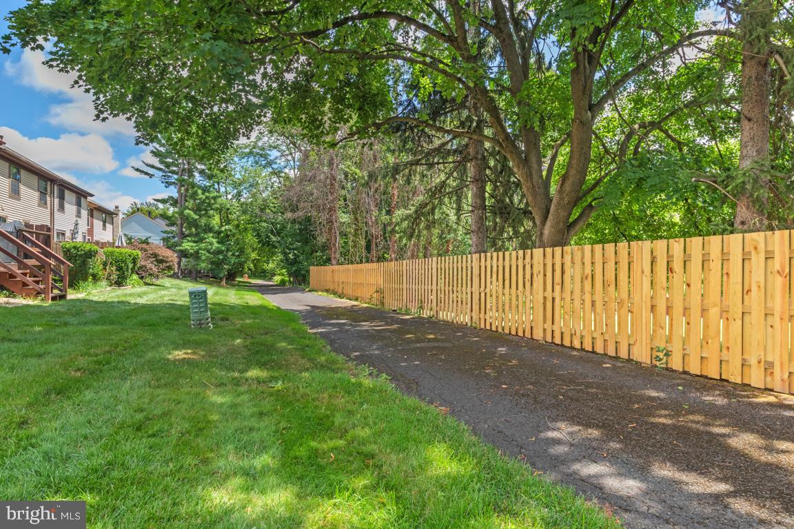 MONTGOMERY GLEN - Residential