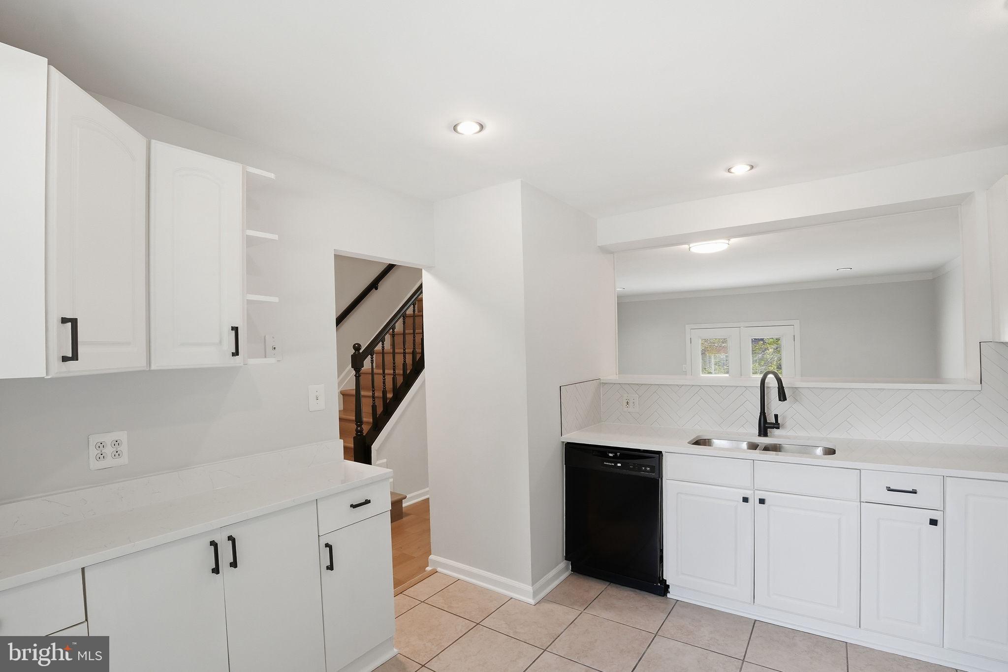 MONTGOMERY MEADOWS - Residential