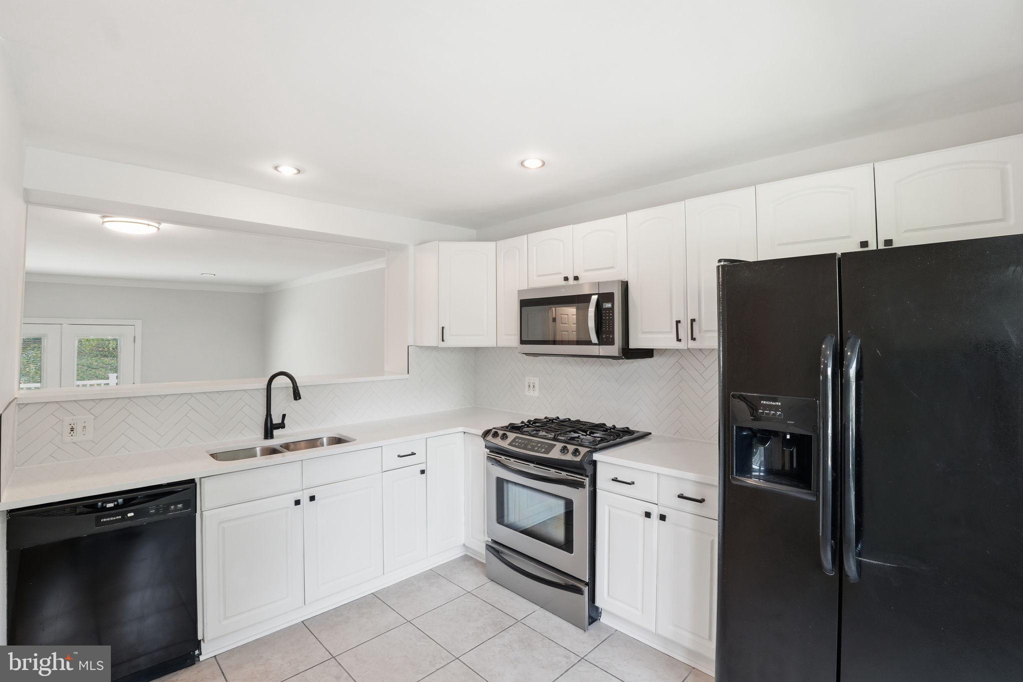 MONTGOMERY MEADOWS - Residential