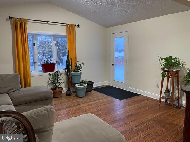 SENECA CHASE - Residential Lease