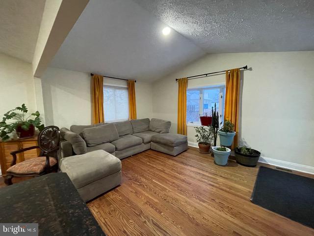 SENECA CHASE - Residential Lease
