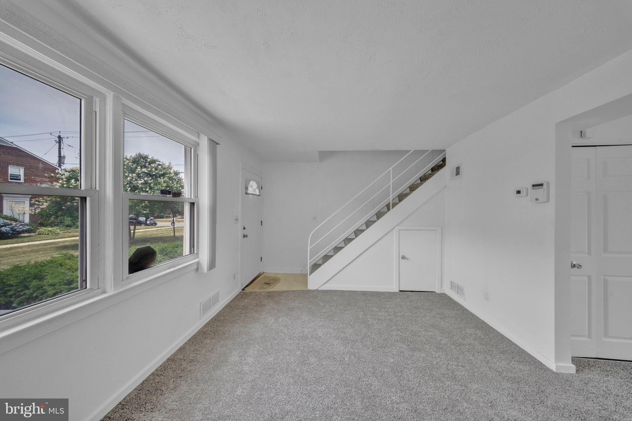 IVERSON SQUARE - Residential
