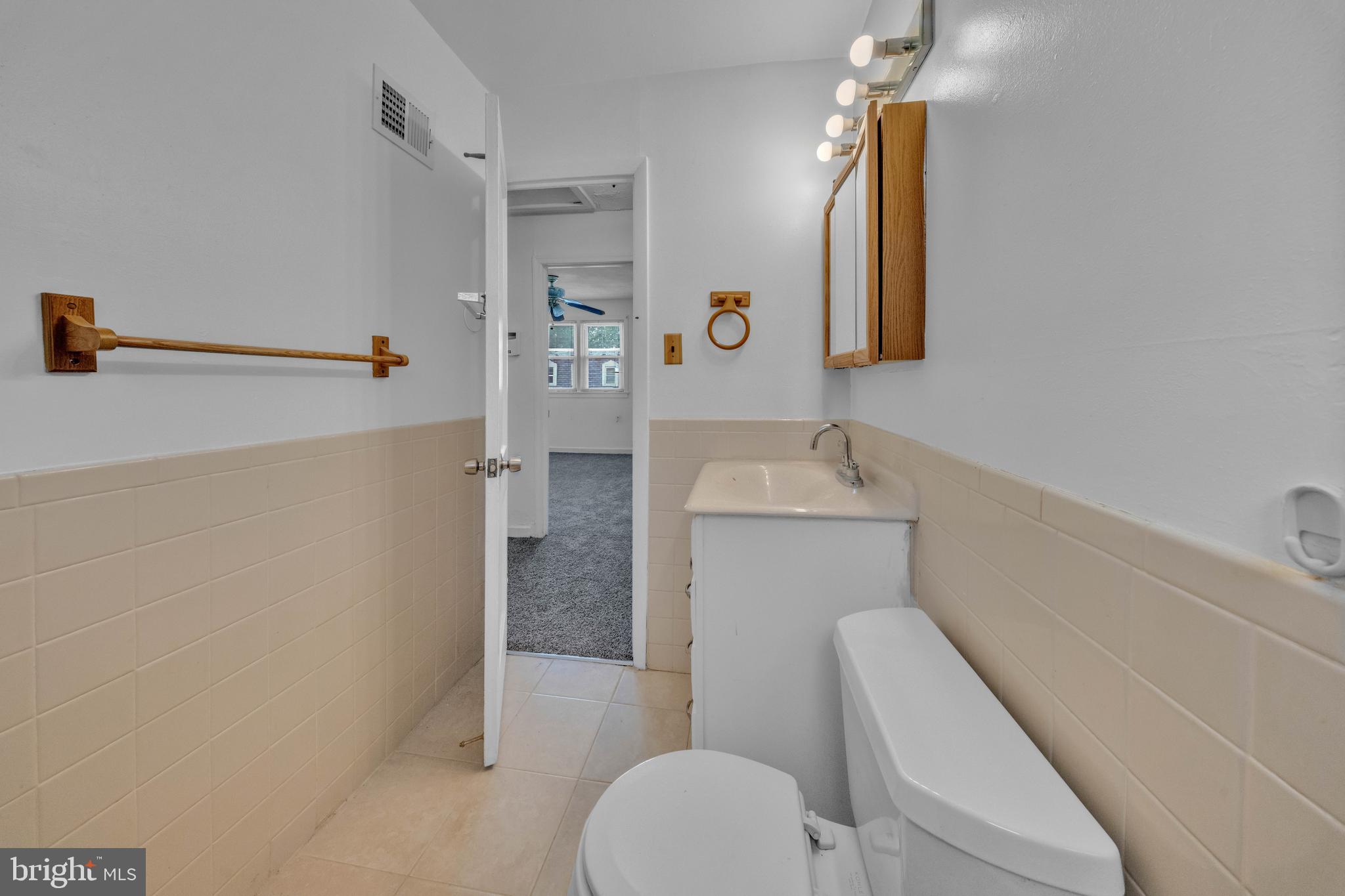 IVERSON SQUARE - Residential