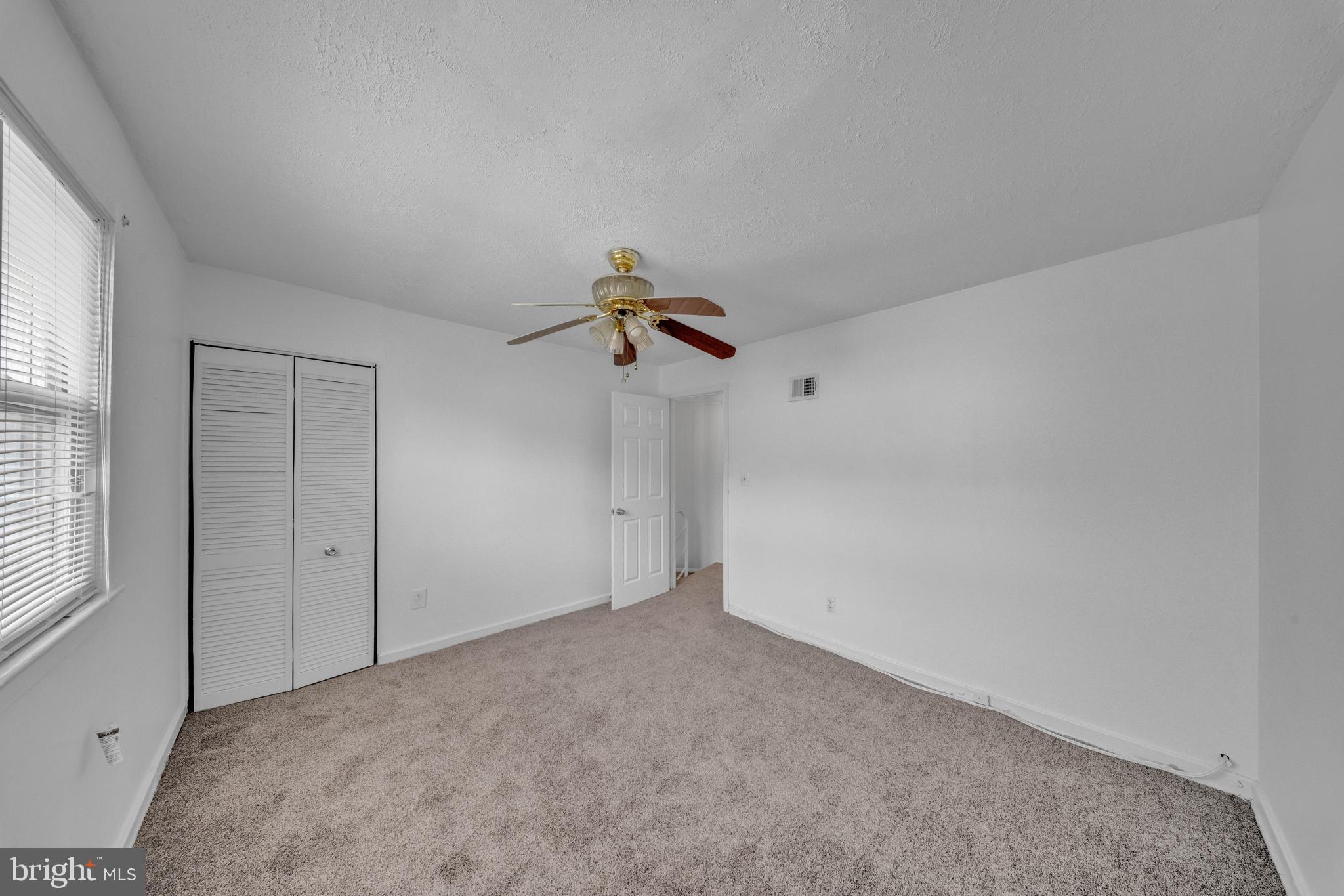 IVERSON SQUARE - Residential