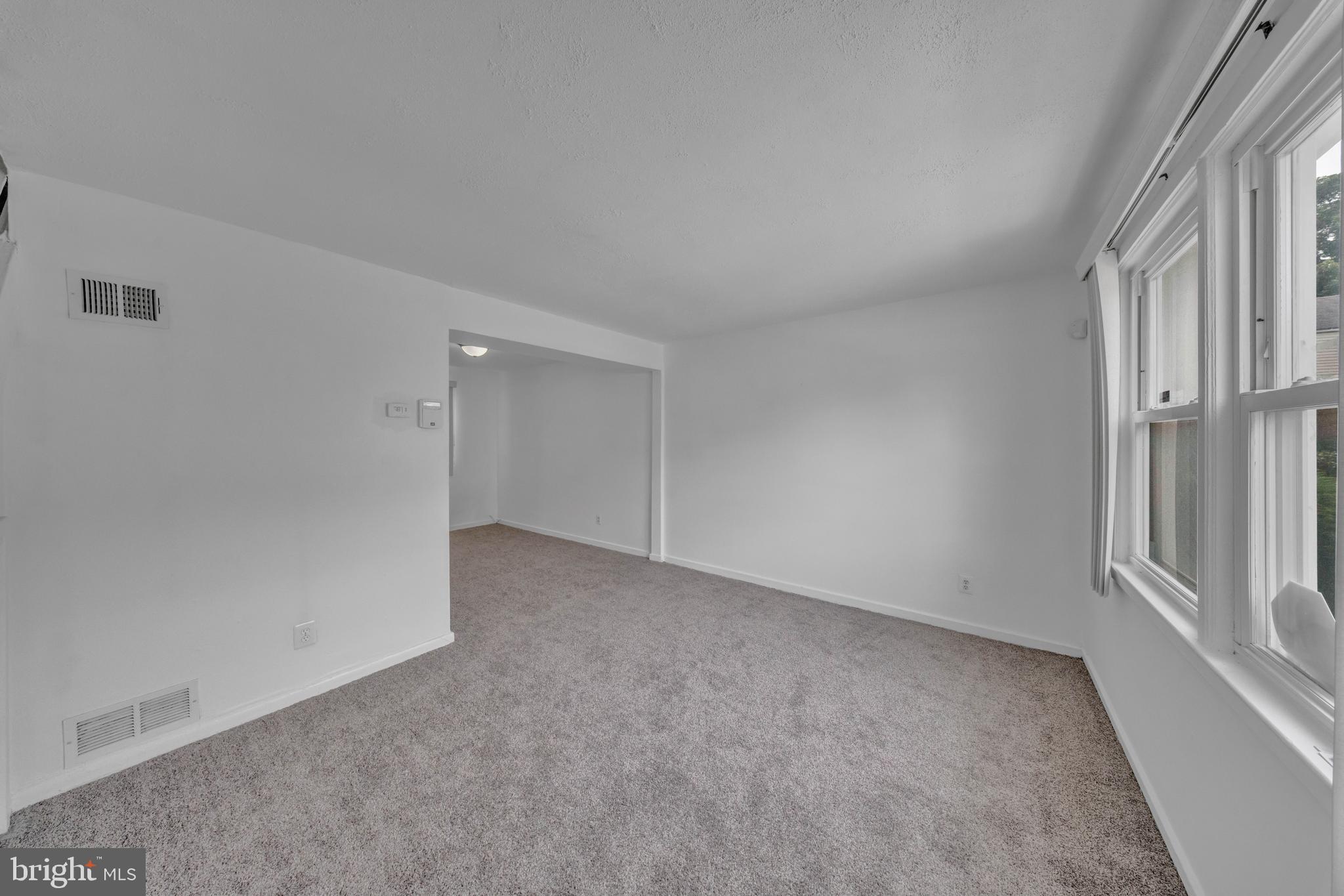 IVERSON SQUARE - Residential