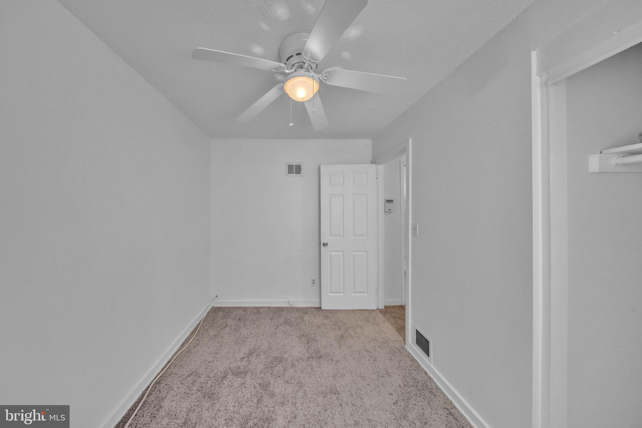 IVERSON SQUARE - Residential