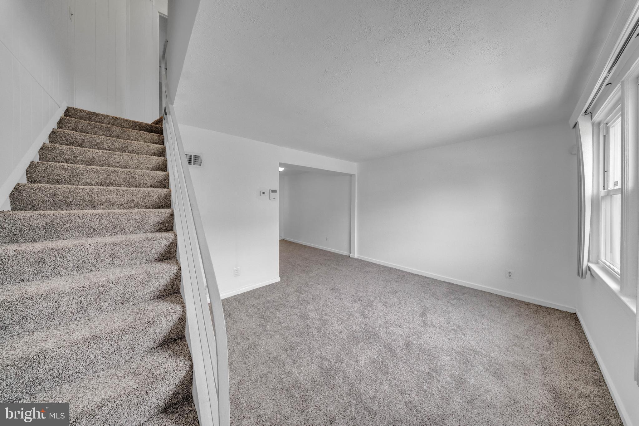 IVERSON SQUARE - Residential