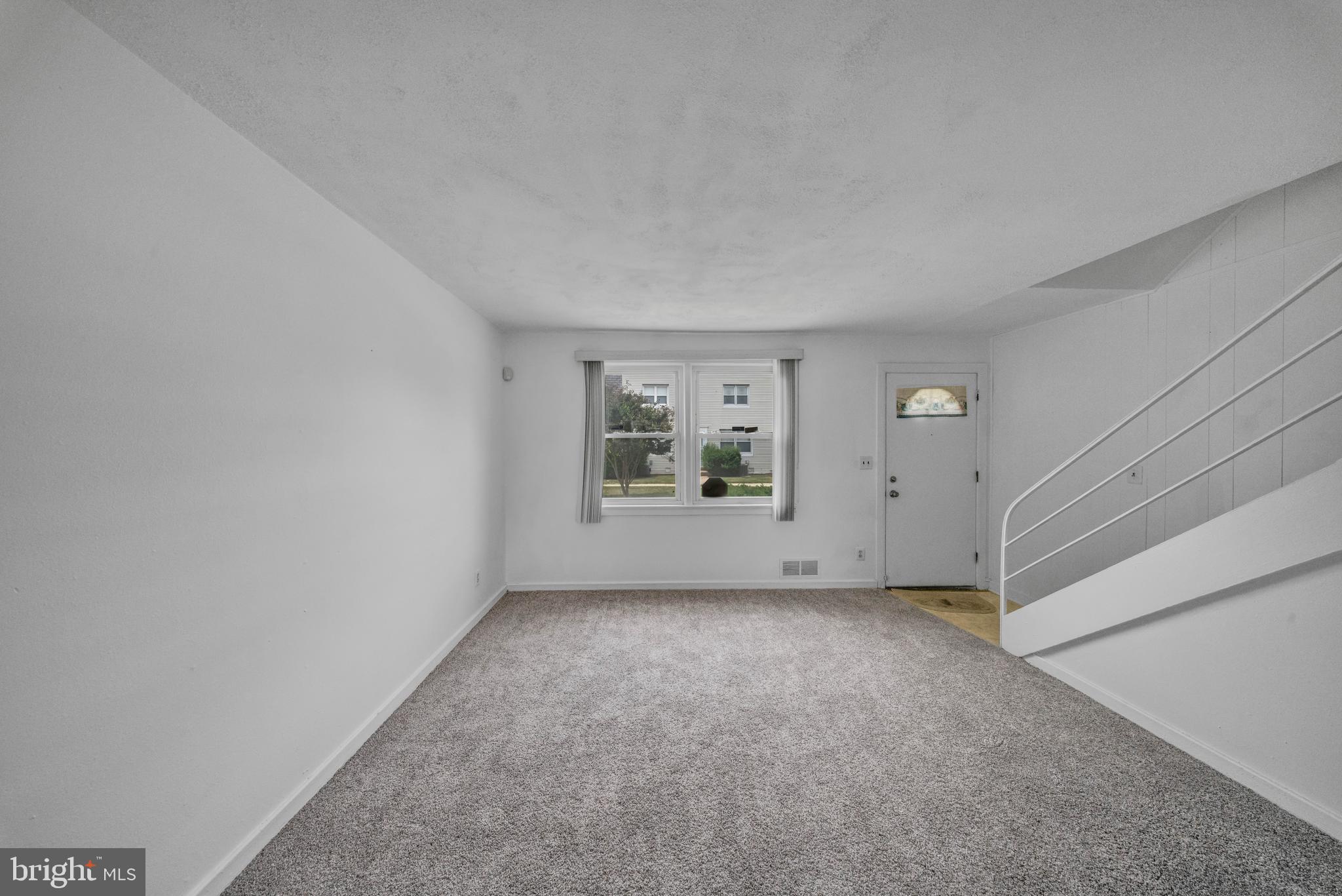 IVERSON SQUARE - Residential