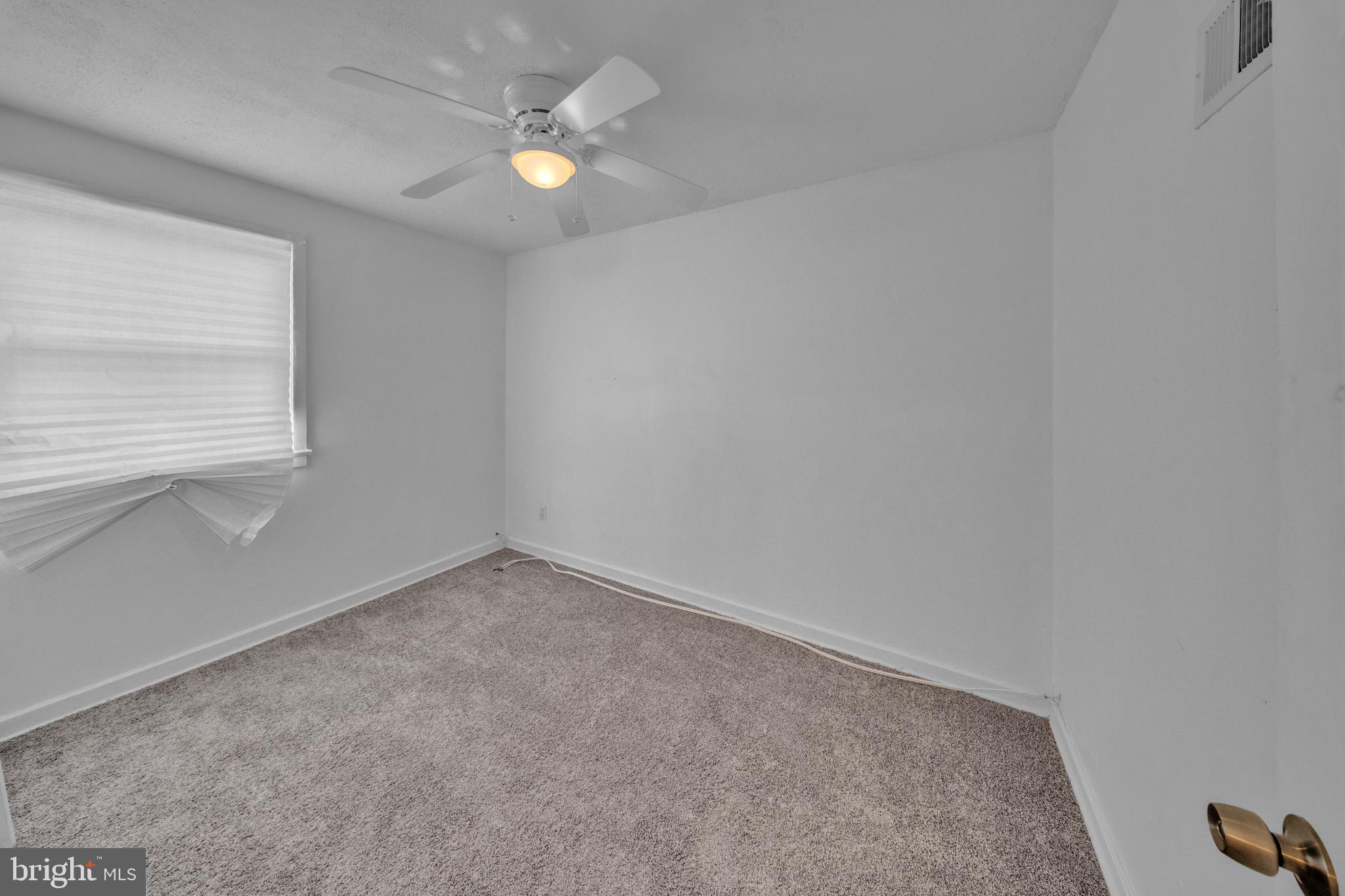 IVERSON SQUARE - Residential