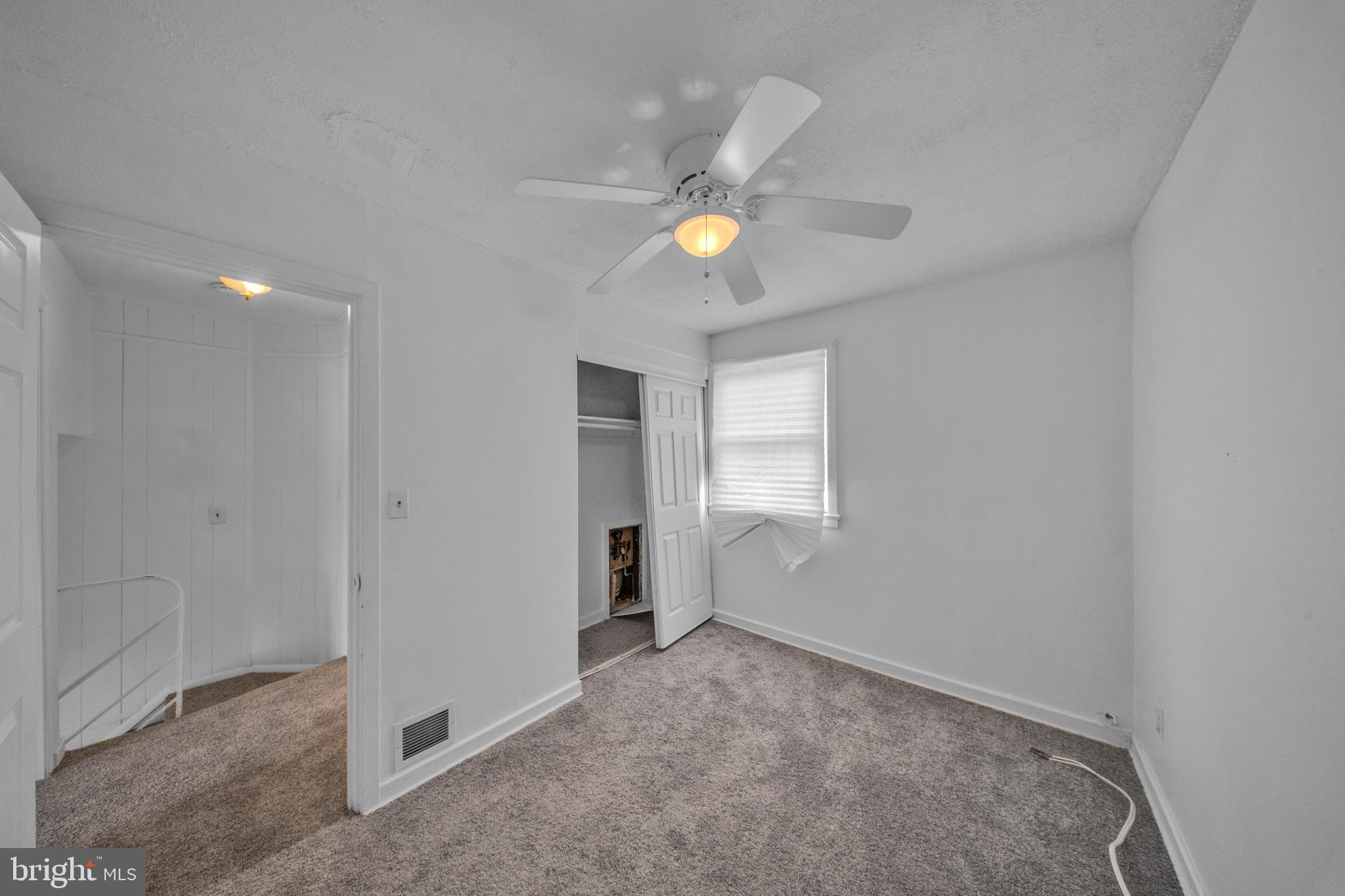 IVERSON SQUARE - Residential
