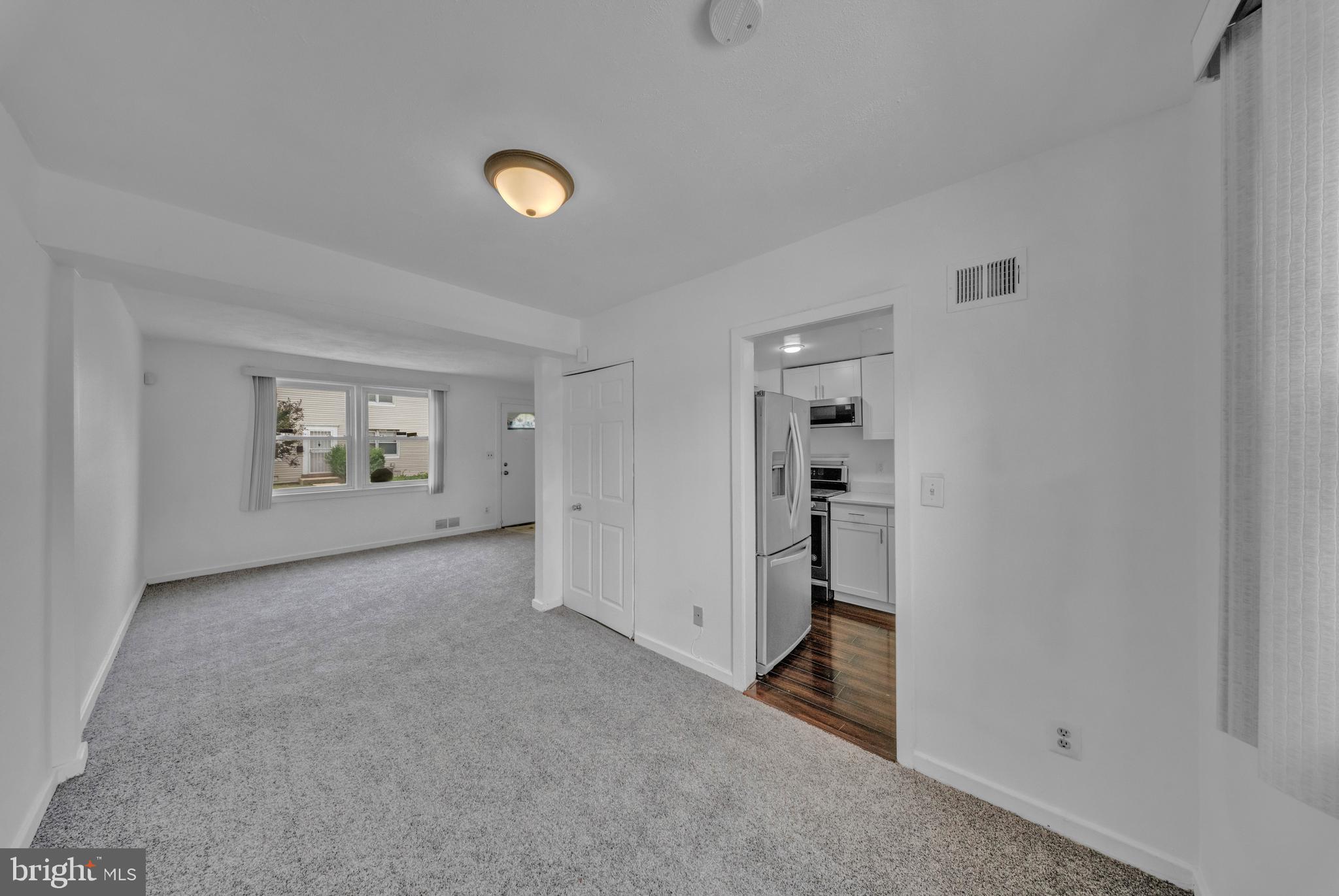 IVERSON SQUARE - Residential