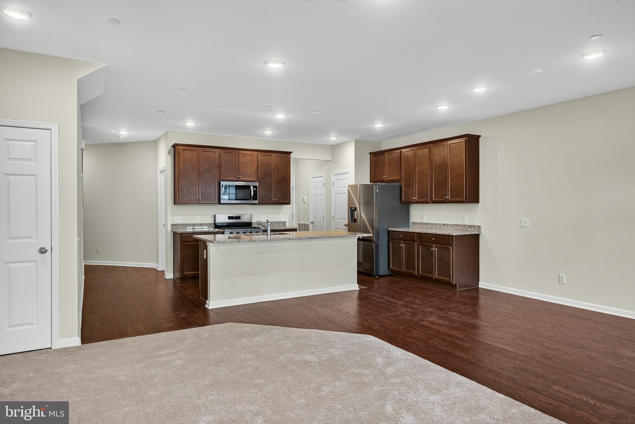 SPRING LAKE - Residential