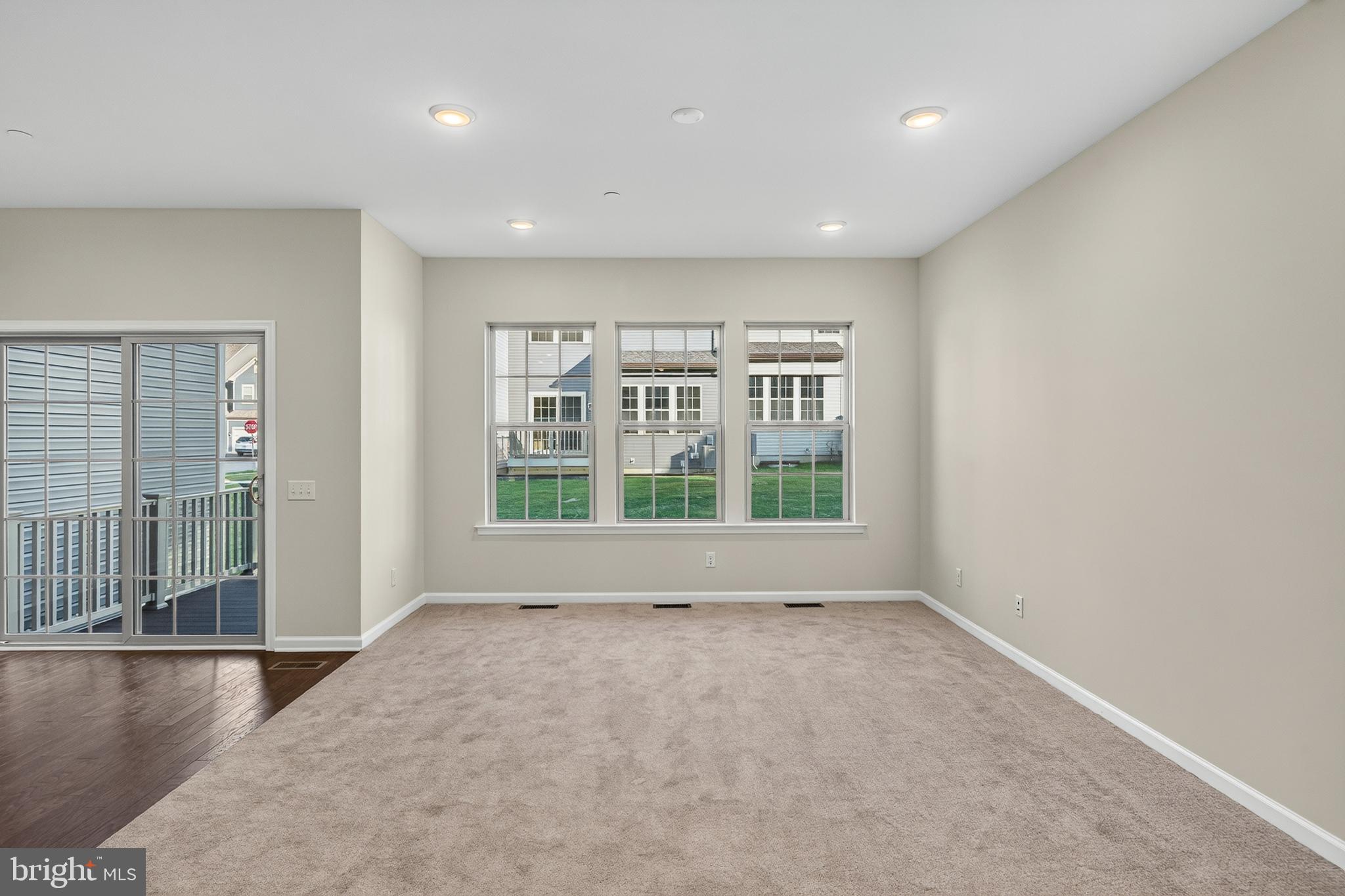 SPRING LAKE - Residential