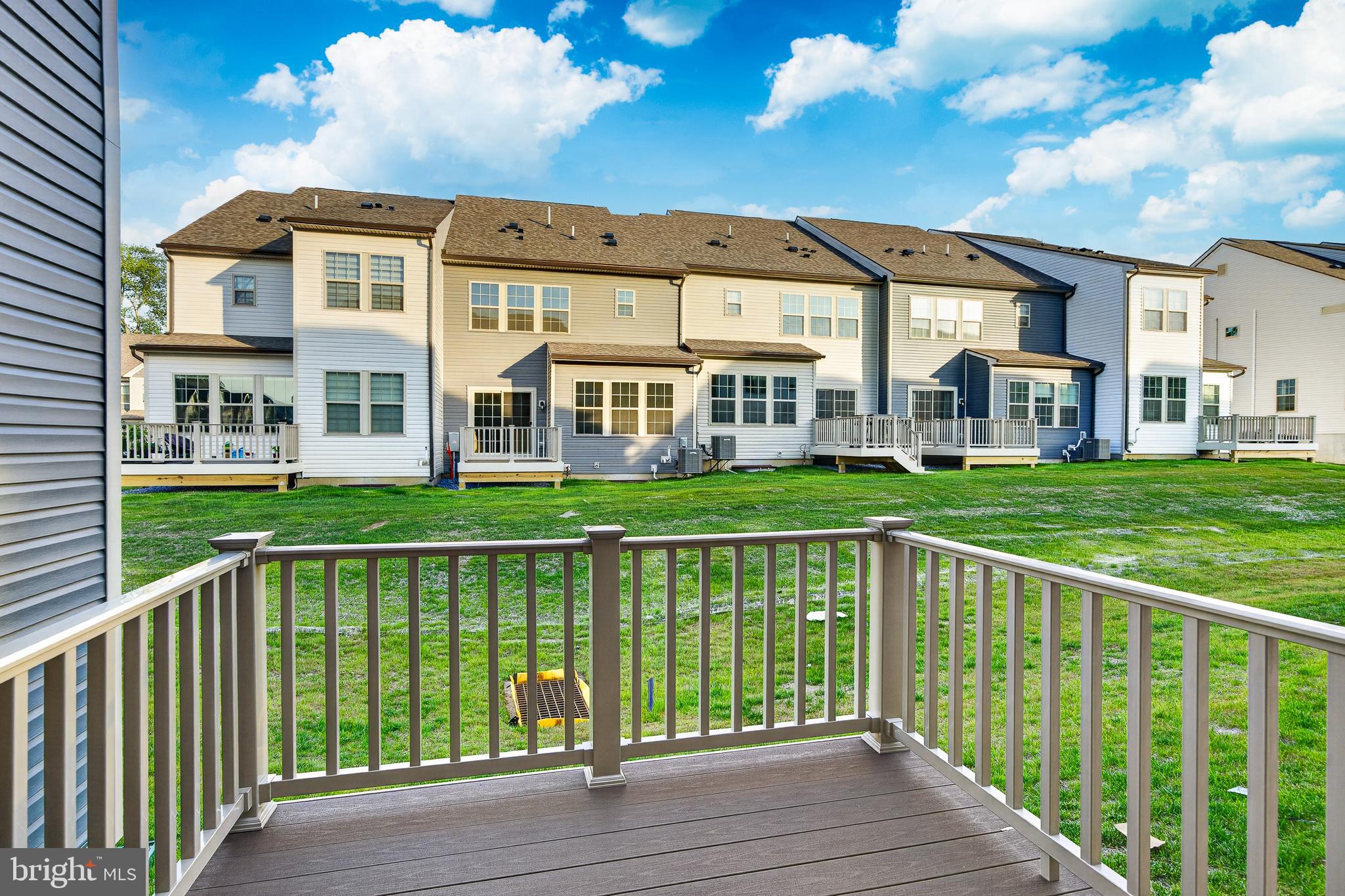 SPRING LAKE - Residential