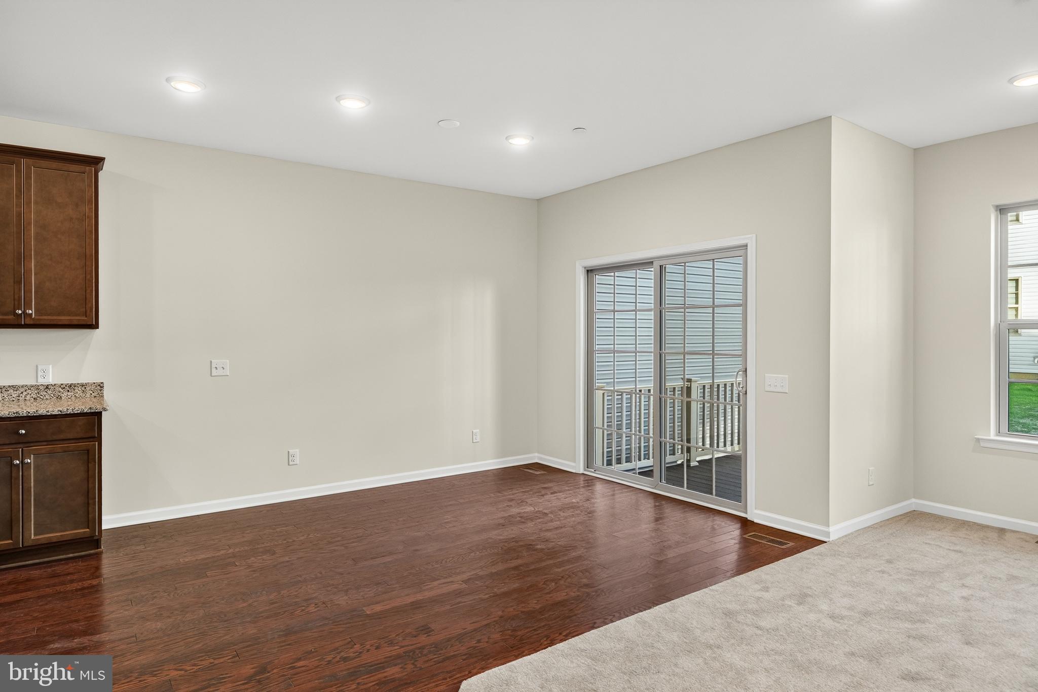 SPRING LAKE - Residential