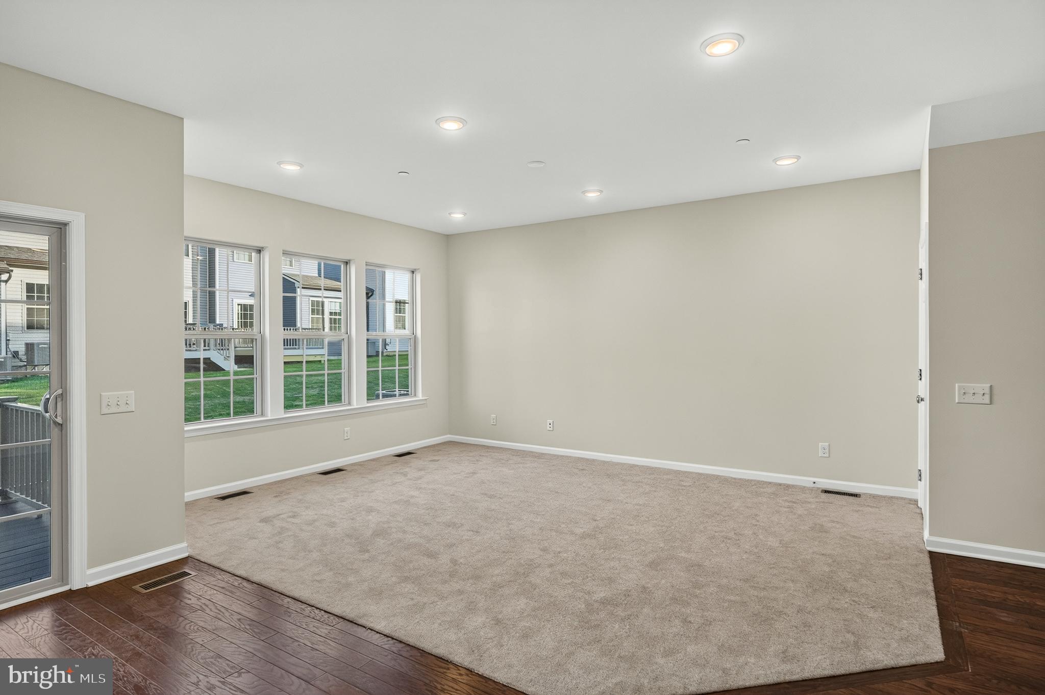 SPRING LAKE - Residential