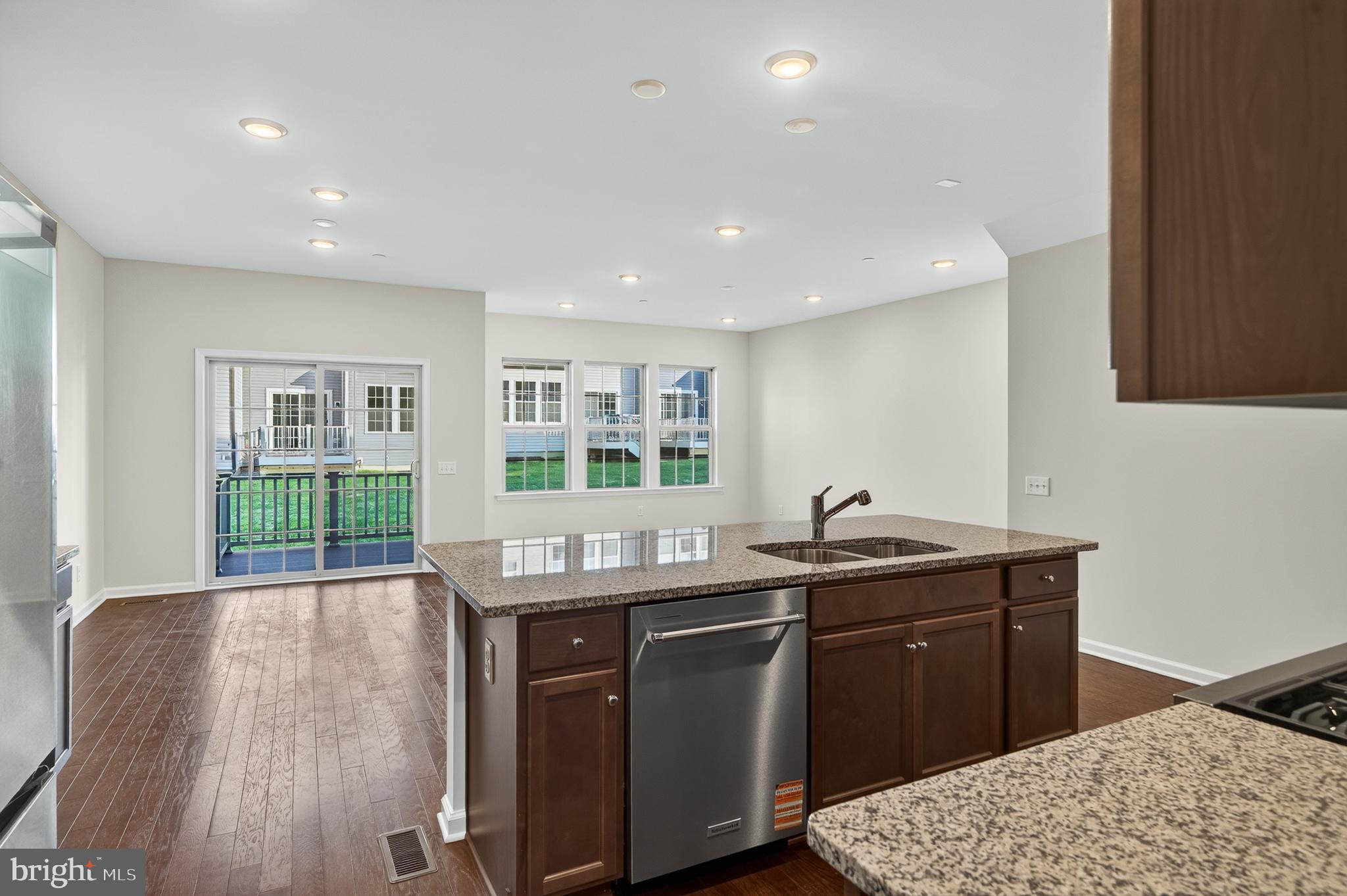 SPRING LAKE - Residential