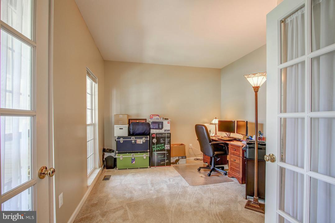KINGS CROSSING - Residential
